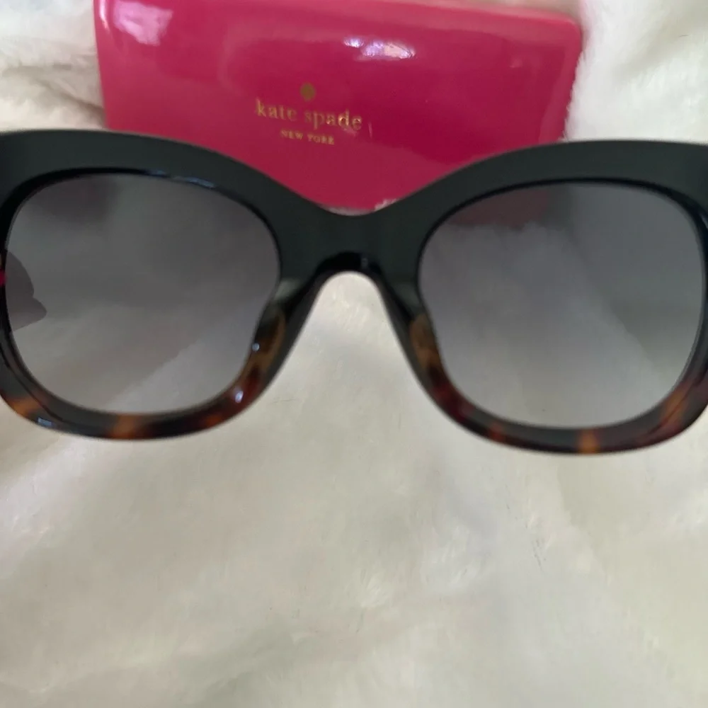 Kate Spade Karleigh sunglasses, black tortoise ombré classic oversized sunnies